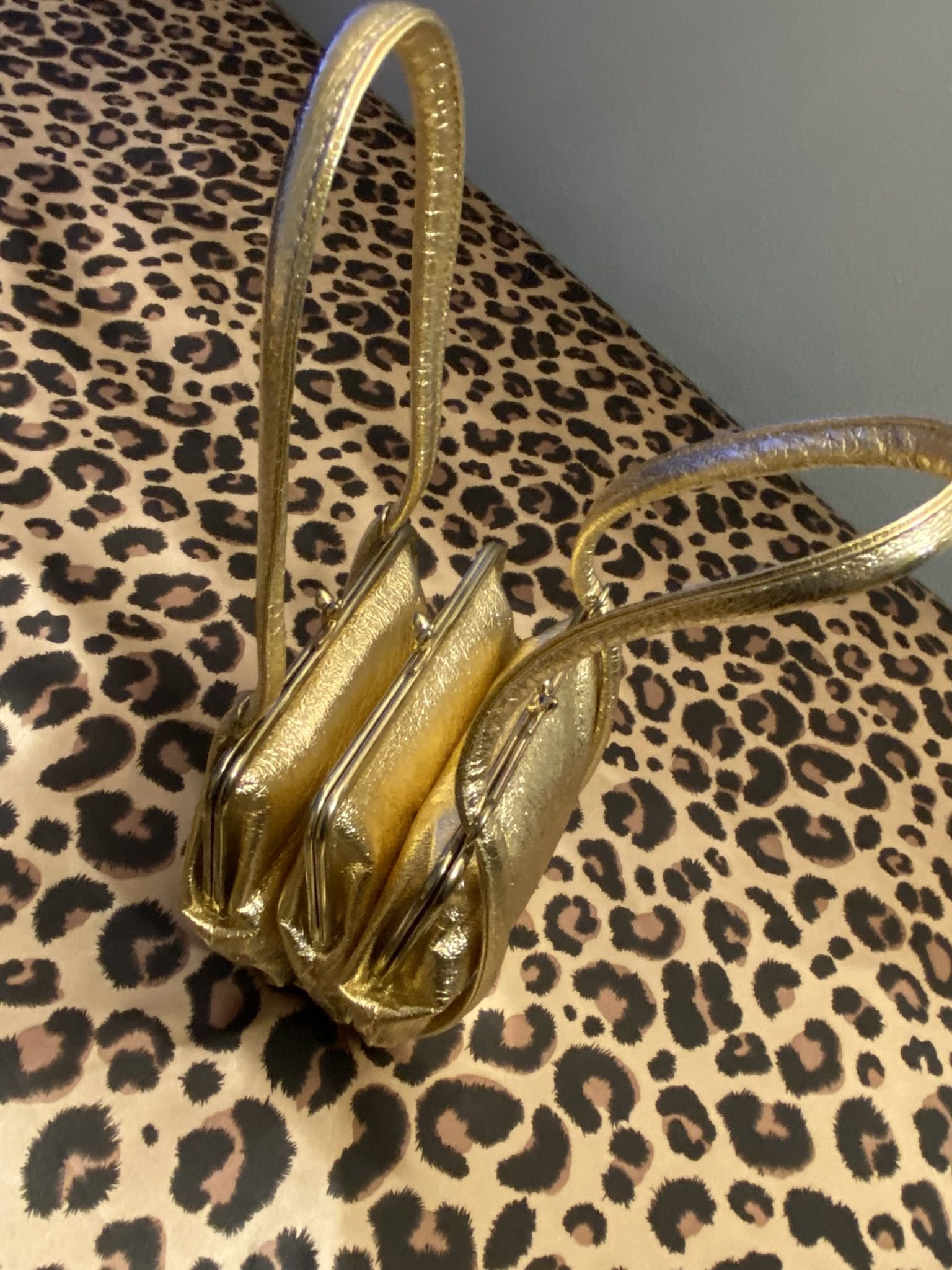 1960s Vintage Metallic Gold Kiss lock Handbag
