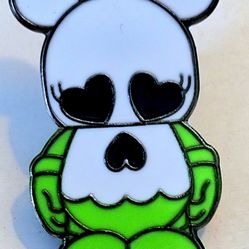 Disney Pin ** Mrs. Skull  2011