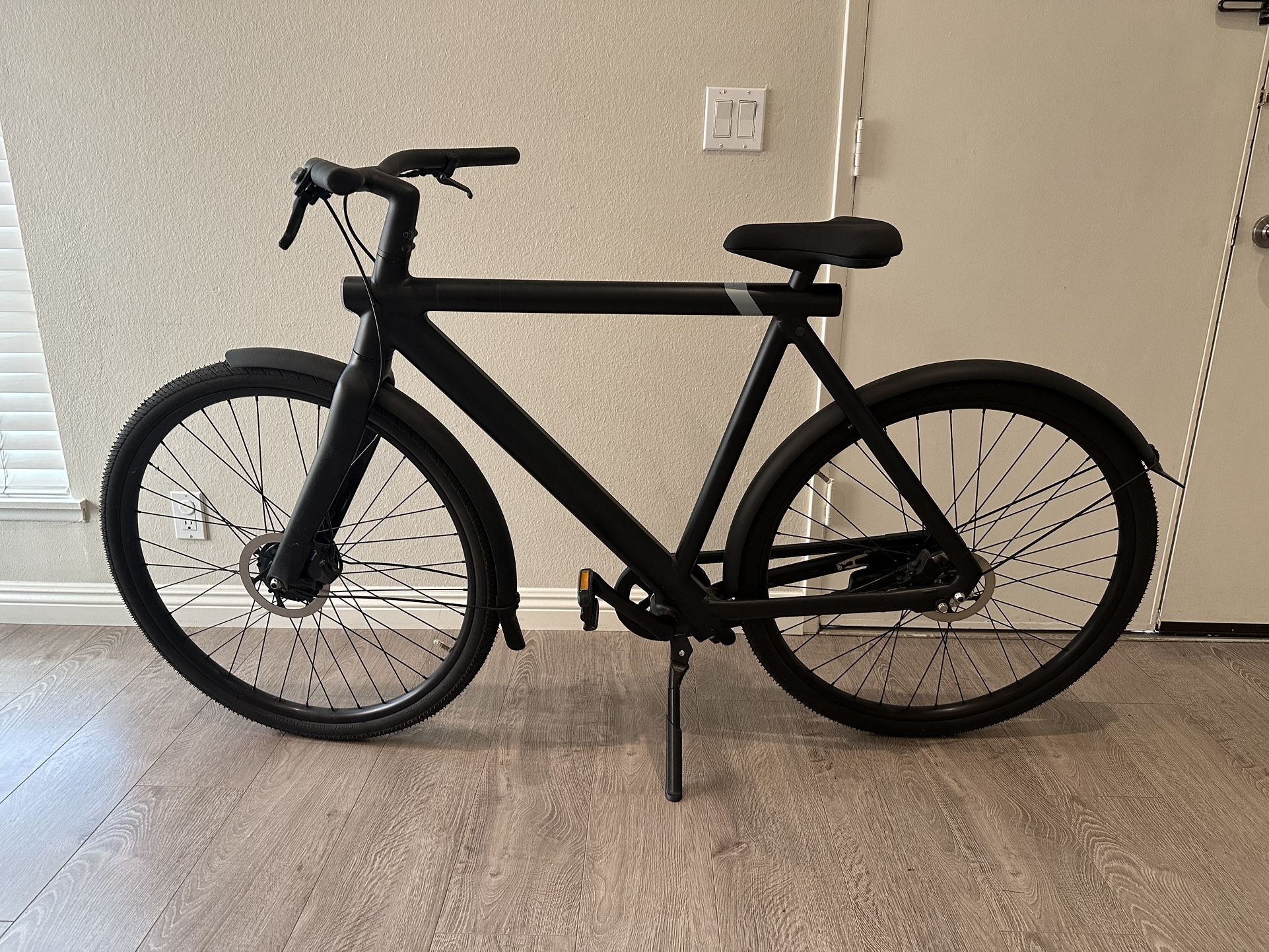 Commuter e-bike VanMoof S3. New. Awarded Best Bike. Bi Cycle
