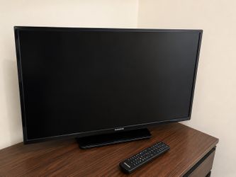 Magnavox LED TV with Remote