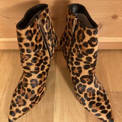 Women's Vince Camuto Boots. Size 9M/40 