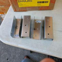 Fence Rail Bracket For 2x6 New 20 Pieces $2 Each $35 For all