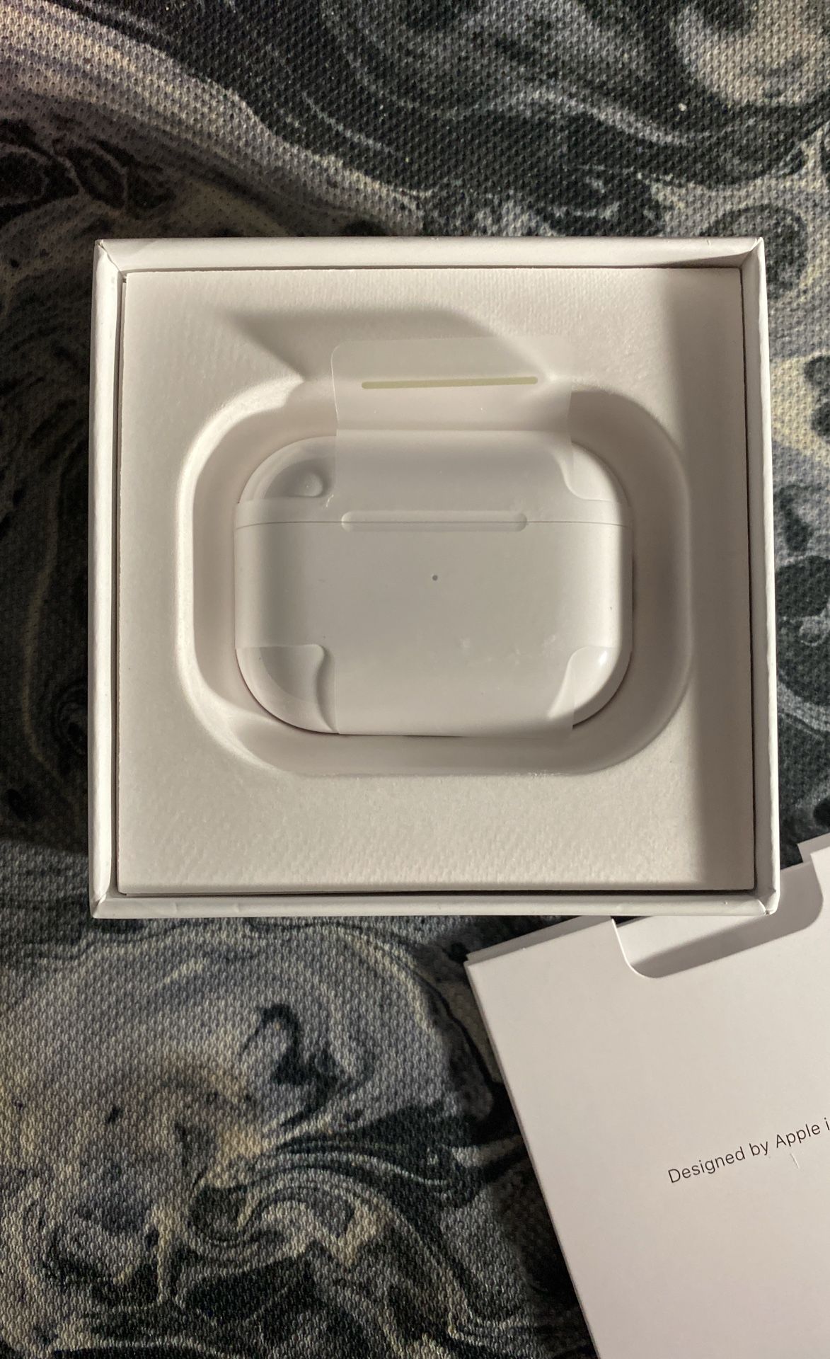 Apple AirPods Pro 2nd Generation with MagSafe Wireless Charging Case (USB‑C)