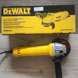 Dewalt 4-1/2"  Corded  Angle Grinder *NEW* 