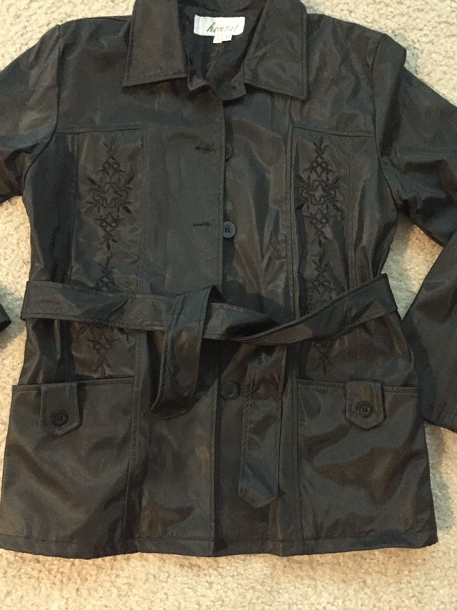 Ladies Waterproof Lightweight Jacket/Coat With Belt