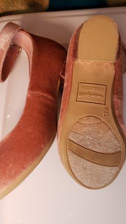 Girls heel shoes size 9
