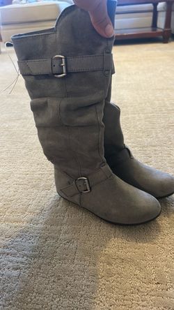Girl boots brand new size 13