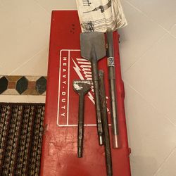 Milwaukee Demolition Hammer With 4 Chisels