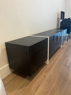 Entertainment center