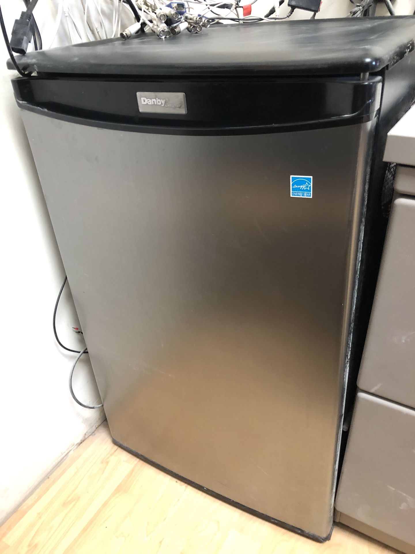 Danny mini refrigerator