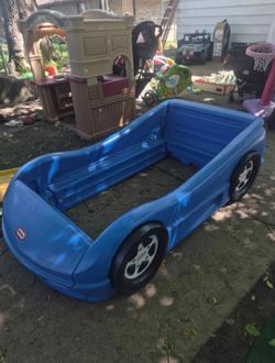 Little Tikes Toddler Race Car Bed