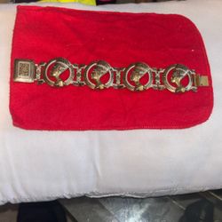 Gold Egyptian bracelet