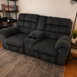 Black Reclining Loveseat wirh Center Console & Cup Holder