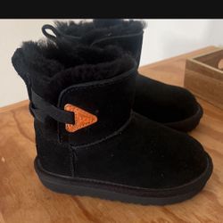 New No Box UGG Toddler Size 8 