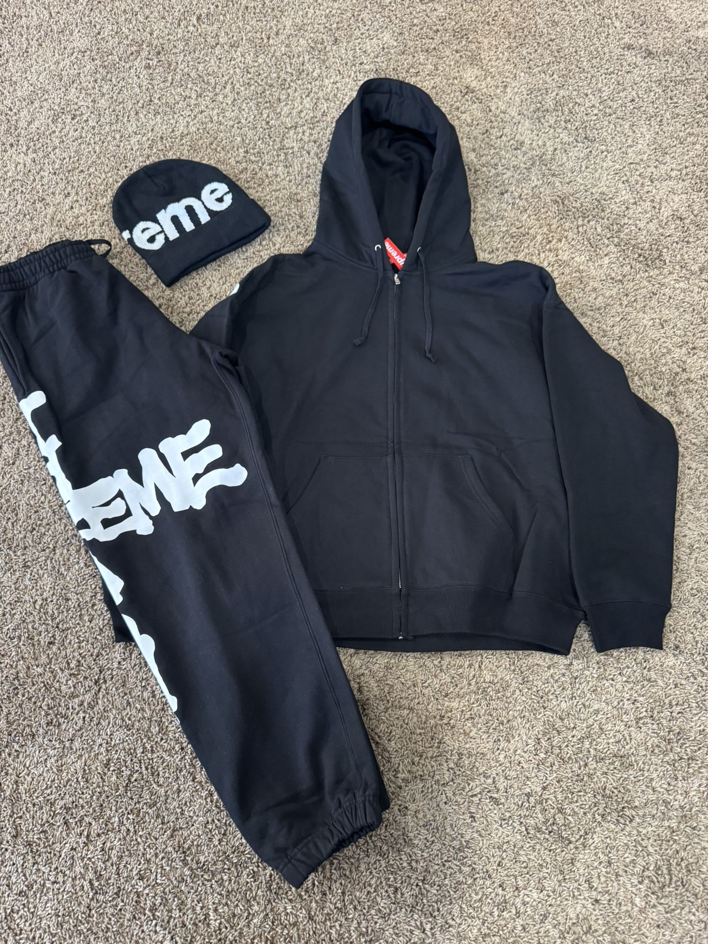 Supreme Hoodie 