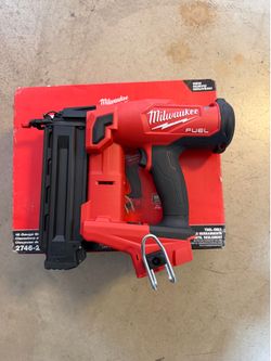 Milwaukee M18 FUEL 18-Volt Lithium-Ion Brushless Cordless Gen II 18-Gauge Brad Nailer (Tool-Only)