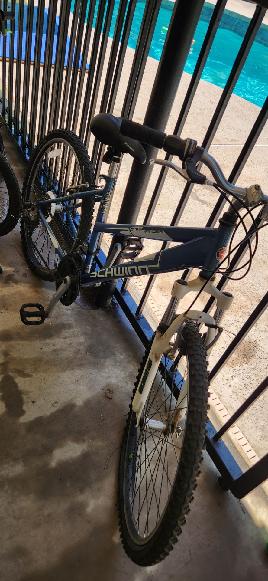 Schwinn sidewinder mountain women's bike