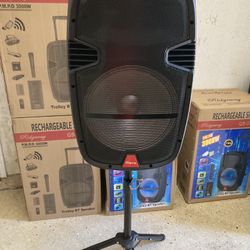 15” woofer - Bluetooth Portable Speaker - FM Radio - AUX - LED lights - Microphone included- Memory card input -USB