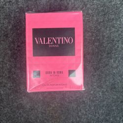 Valentino Donna Born in Roma Intense