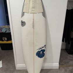 Surfboard 5’8’’ Chuck Dent 
