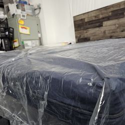 New Queen 6.5 Inch Memory Foam Mattress Waterproof