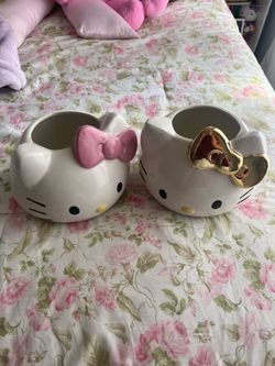 2 Hello Kitty Planters