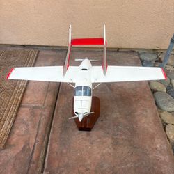 Cessna 337 white red, twin engine model airplane display