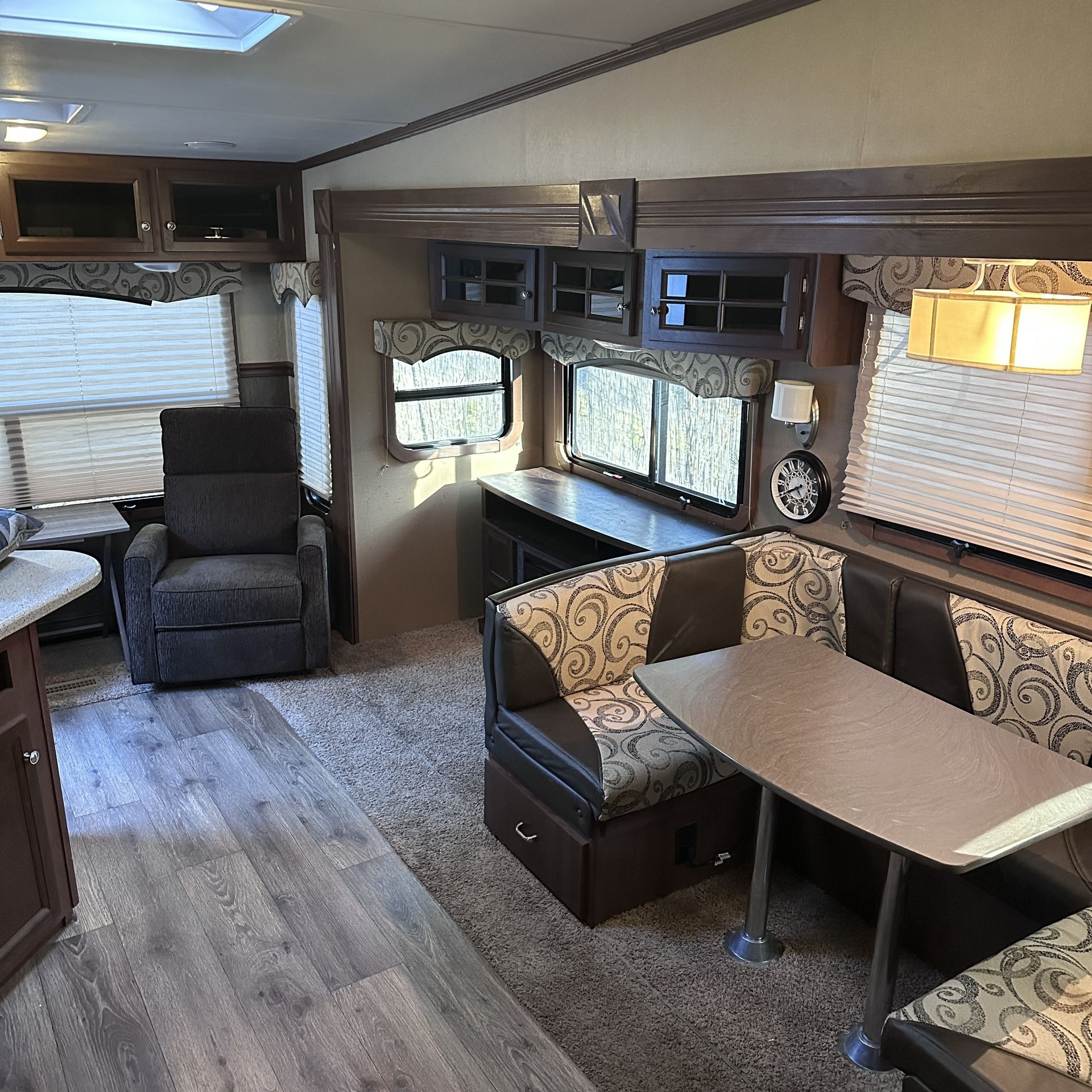 2015 Dutchmen Denali for Sale in Silverton, OR - OfferUp