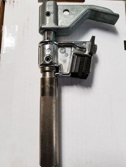 Universal Thread Repair Tool