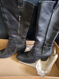 Born "Lewisa" knee-high black leather boots