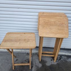 4 Small Folding Tables 1 Lot $40