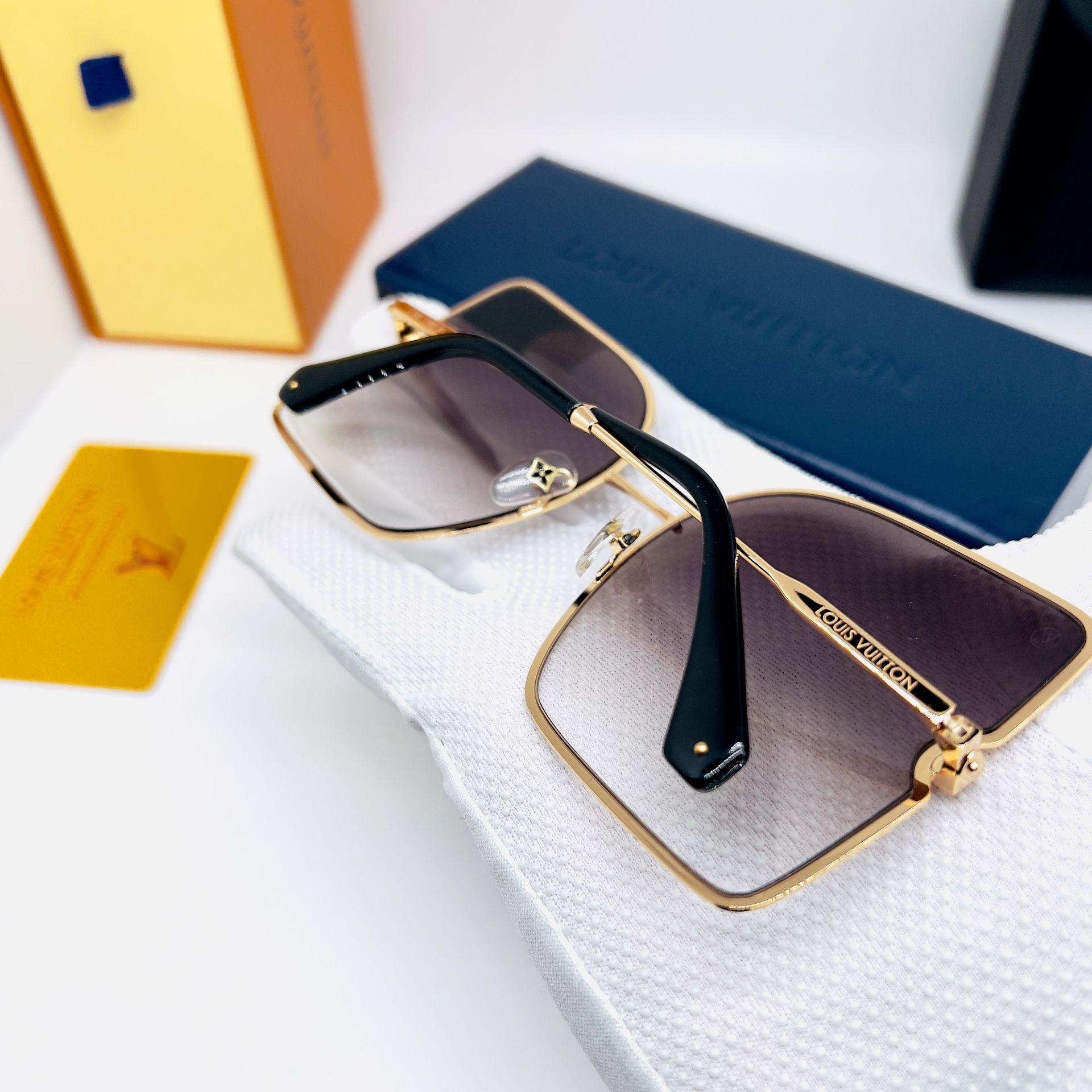 Louis Vuitton Sunglasses for Sale in Orlando, FL - OfferUp