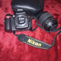 Nikon Professional Camera D90