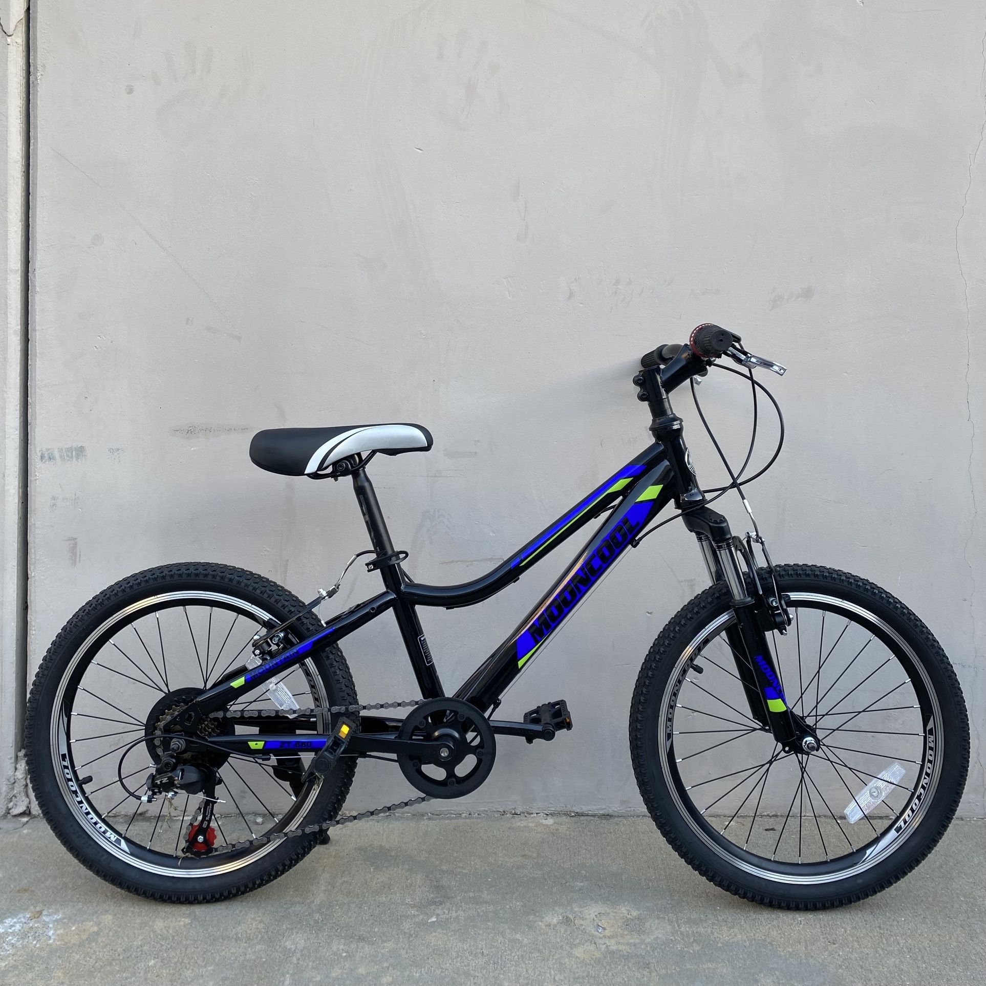 MOONCOOL Youth/Teen Mt Bike