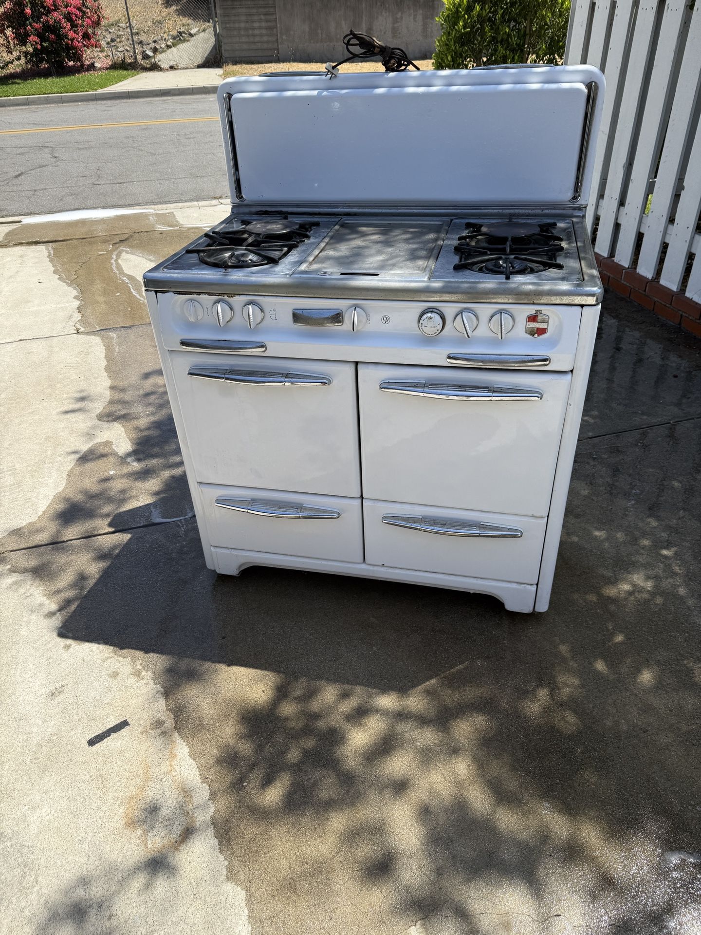 1940s Wedgewood 40” Double Stove With Burners Griddle