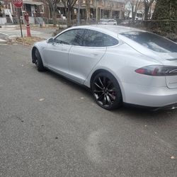 2013 P85 Model S Tesla