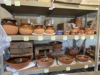 Barro.   Ollas, Casuelas, Braceros, Salsera, Platos, Y Mucho Mas. Todo Es Nuevo.    A Buen Precio