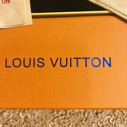 LV sunglasses Box 