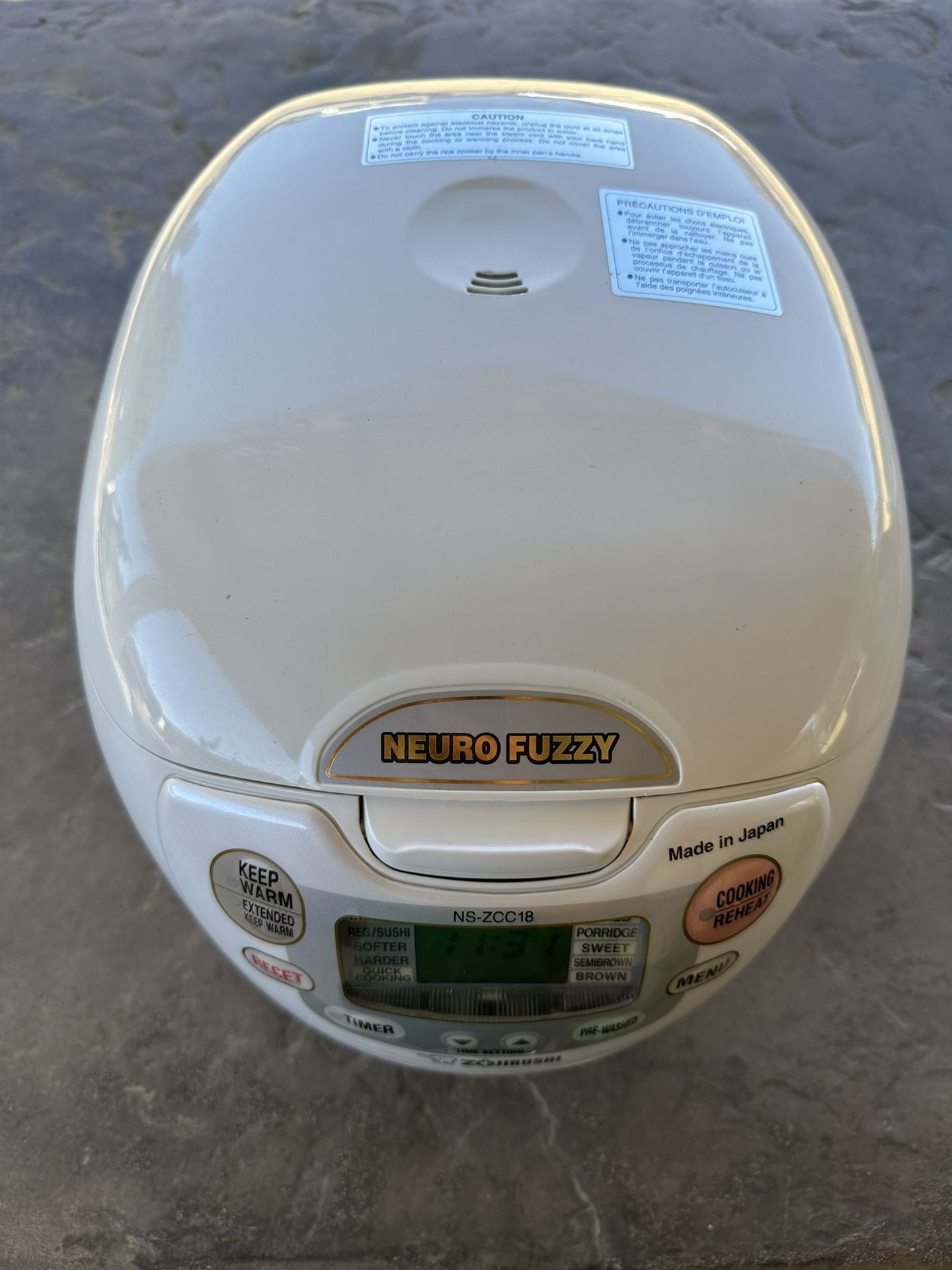 Zojirushi Neuro Fuzzy Rice Cooker 10 Cup NSZCC10/18 for Sale in Chula