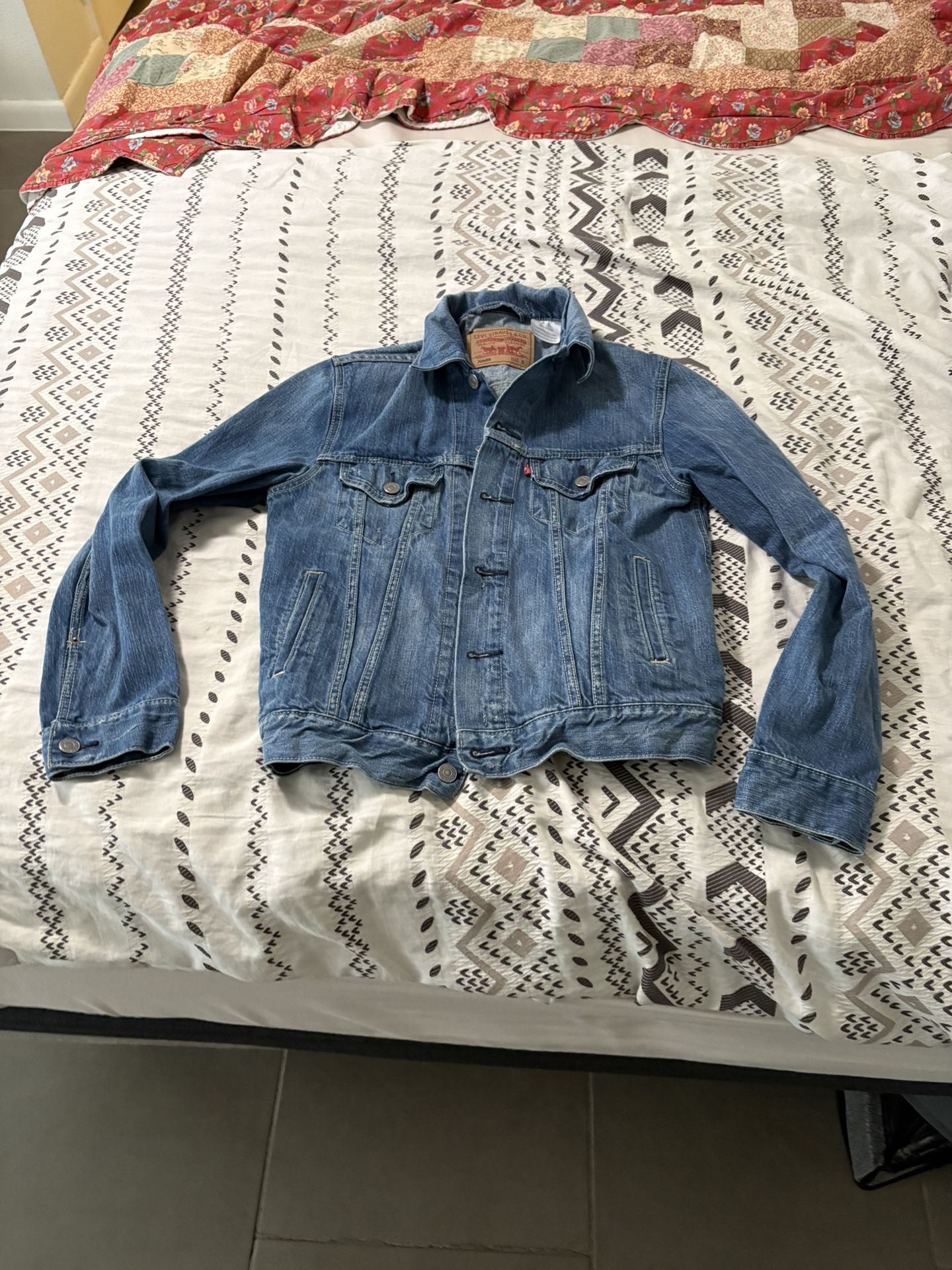 Levi’s Denim Small Women’s Jacket $20