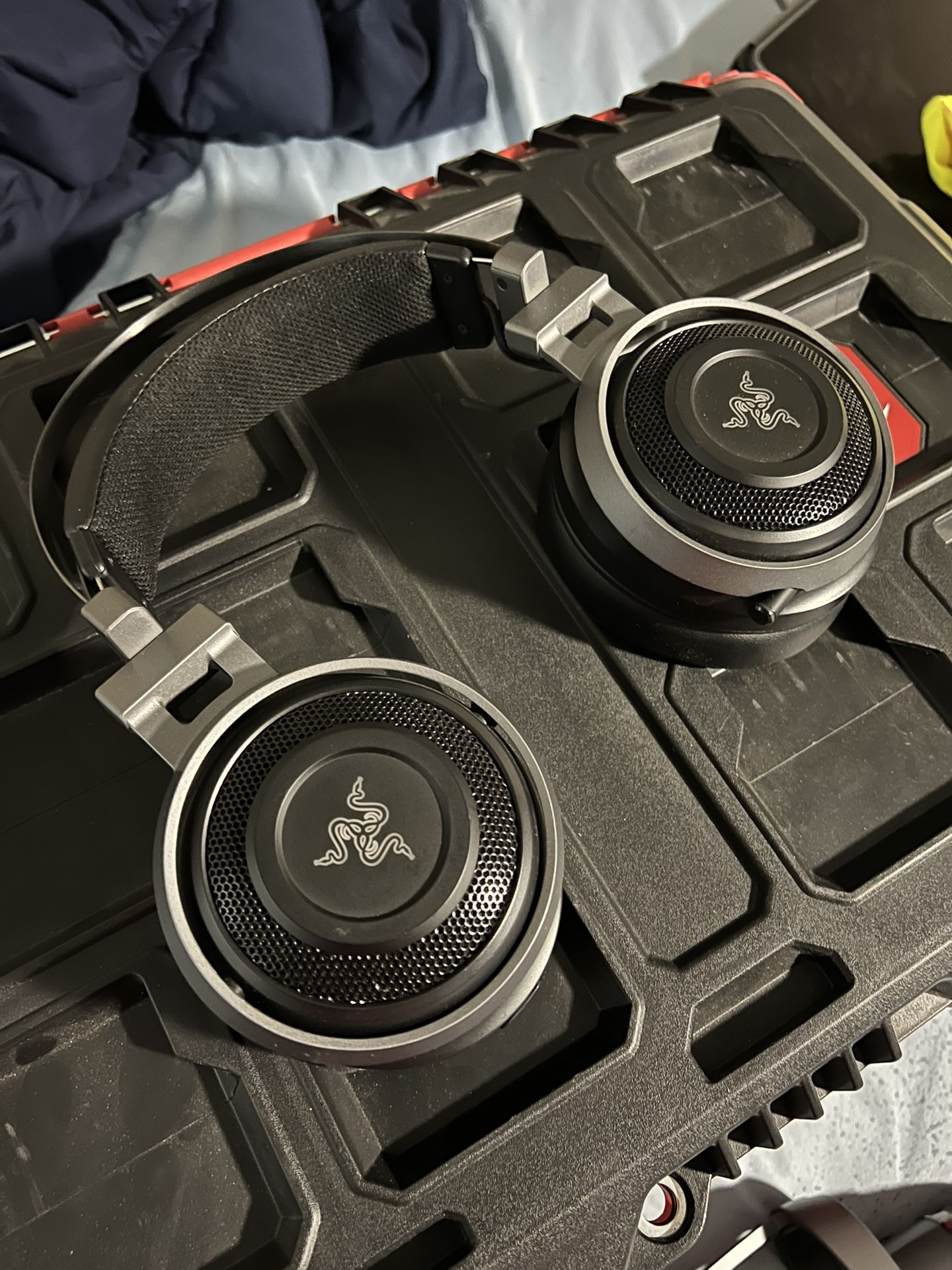 Razor Nari Wireless Ultimate Gaming Headphones