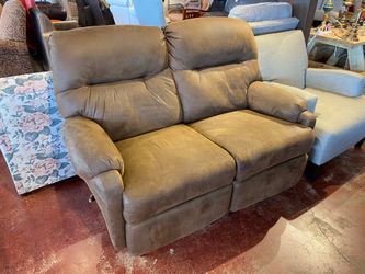 Plush Double Manual Recliner Loveseat
