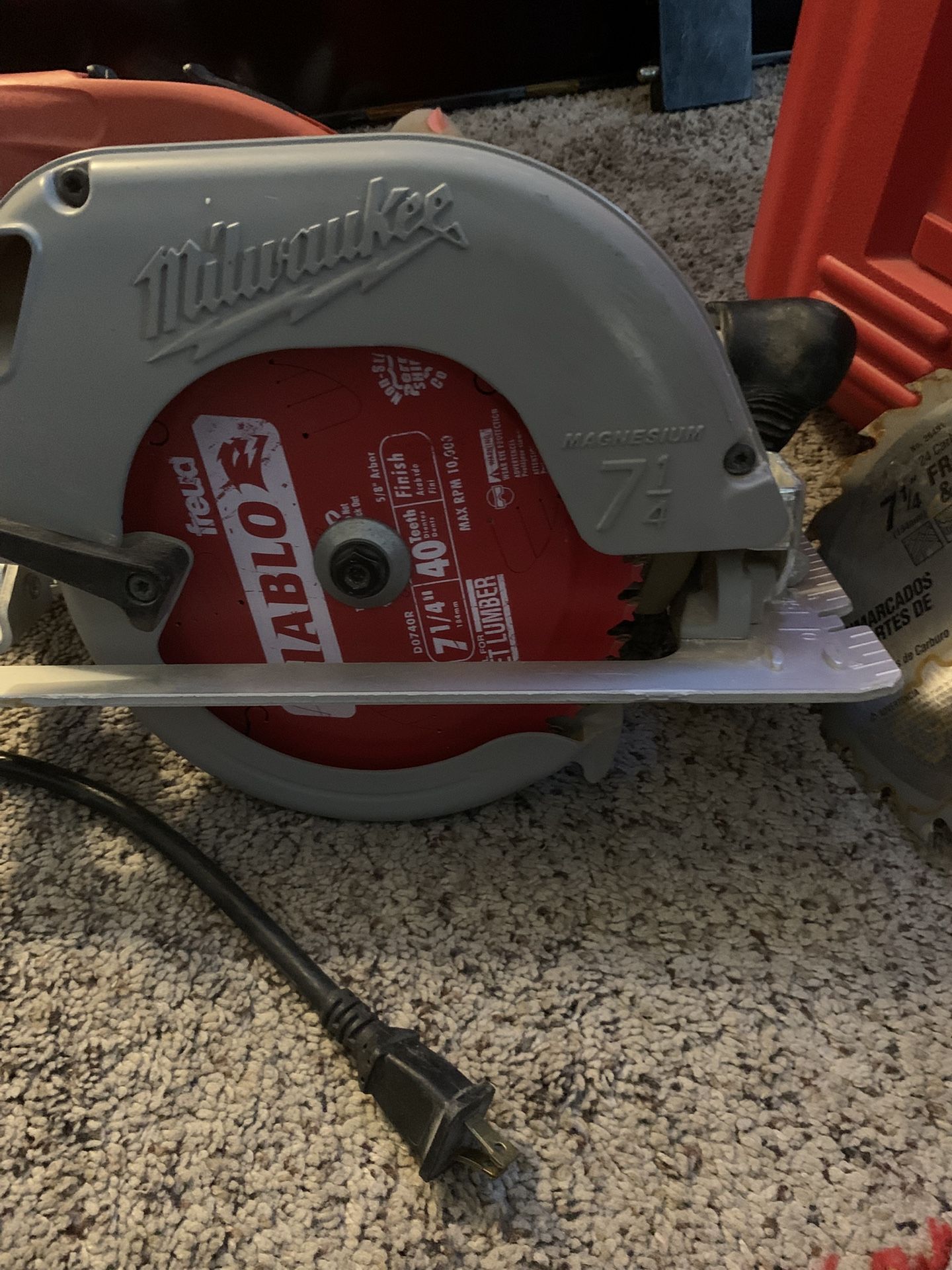 Milwakee 71/4 Saw