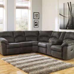 Immaculate Gray Reclining Sectional