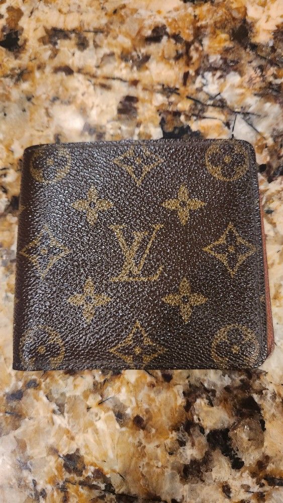 LOUIS VUITTON BIFOLD WALLET