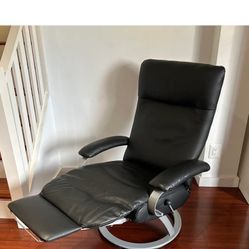 Percival Lafer Modern Leather Recliner Ergonomic Kiri Swivel Lounge Chair Brazil