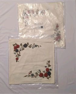 2 PACK RALPH LAUREN HOME Macall Floral Embroidery Linen Pillow Cover 18x18 Set MSRP $255 EACH