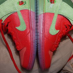 Nike Dunk High Sb Strawberry Cough 