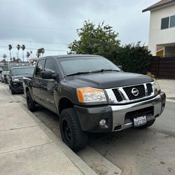 Nissan Titan