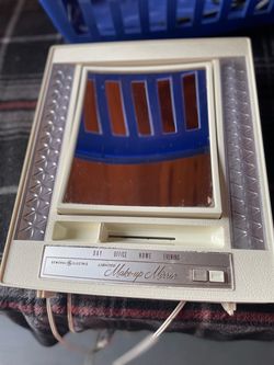 General Electric Lighted Make-up Mirror